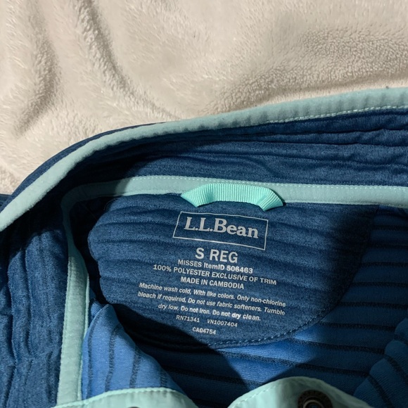 L.L. Bean half button sweater - Picture 3 of 3